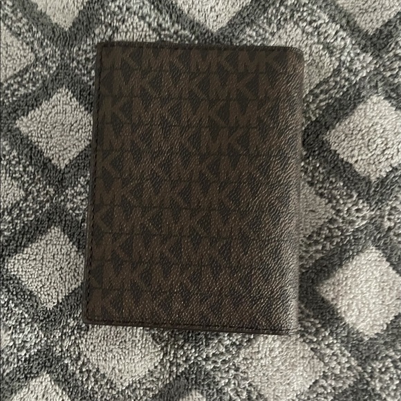 Brand new Michael Kors Card wallet - Picture 2 of 3
